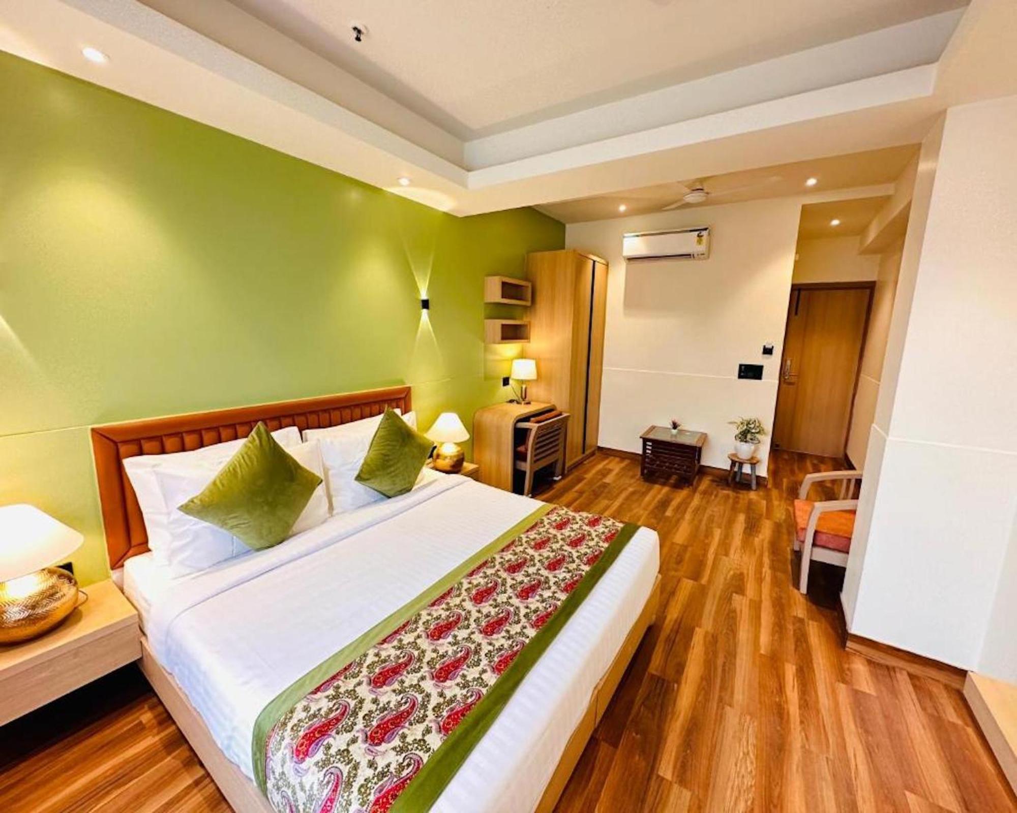Crown Hotel Agra Near Taj Mahal 외부 사진