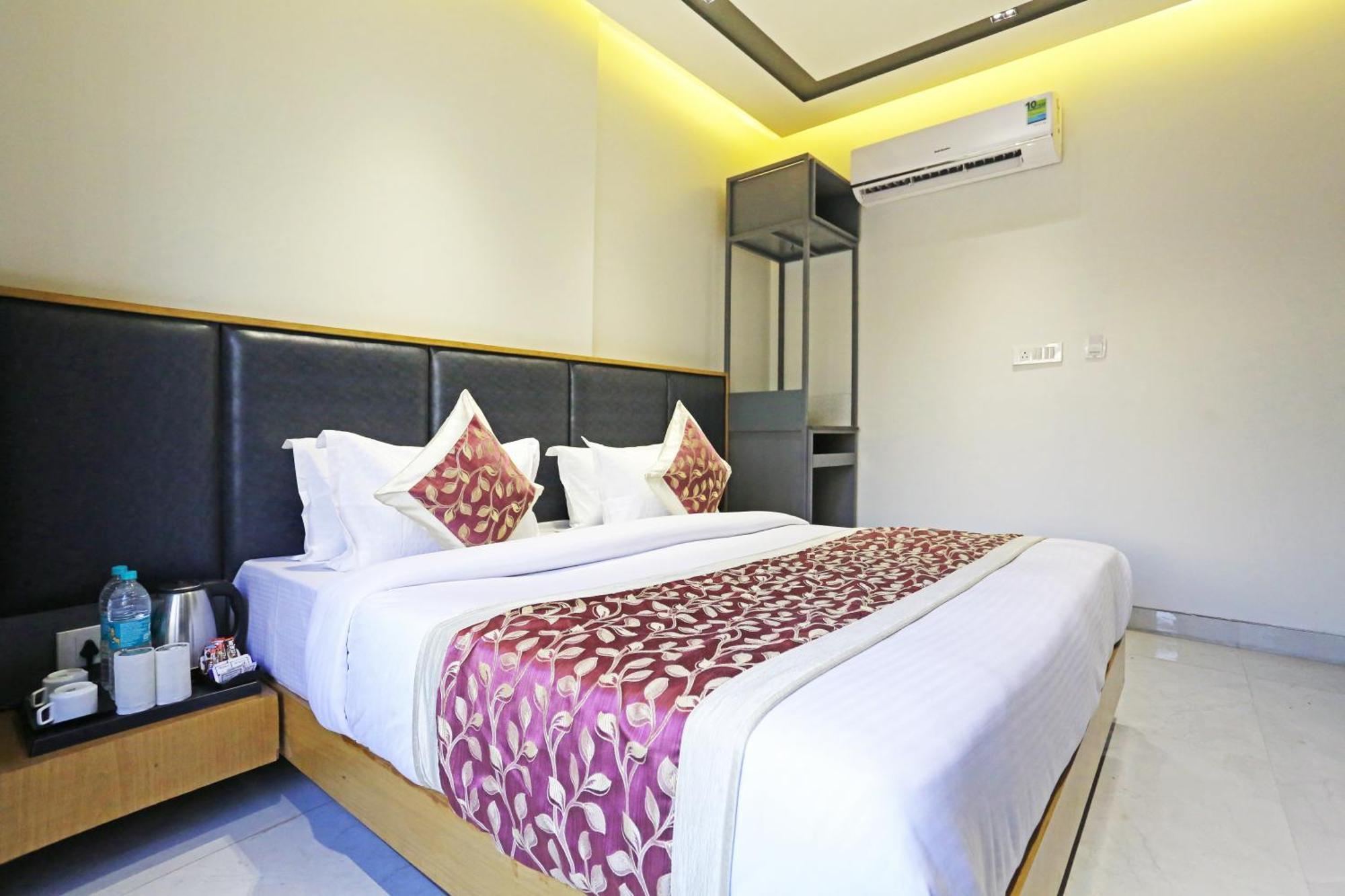 Crown Hotel Agra Near Taj Mahal 외부 사진
