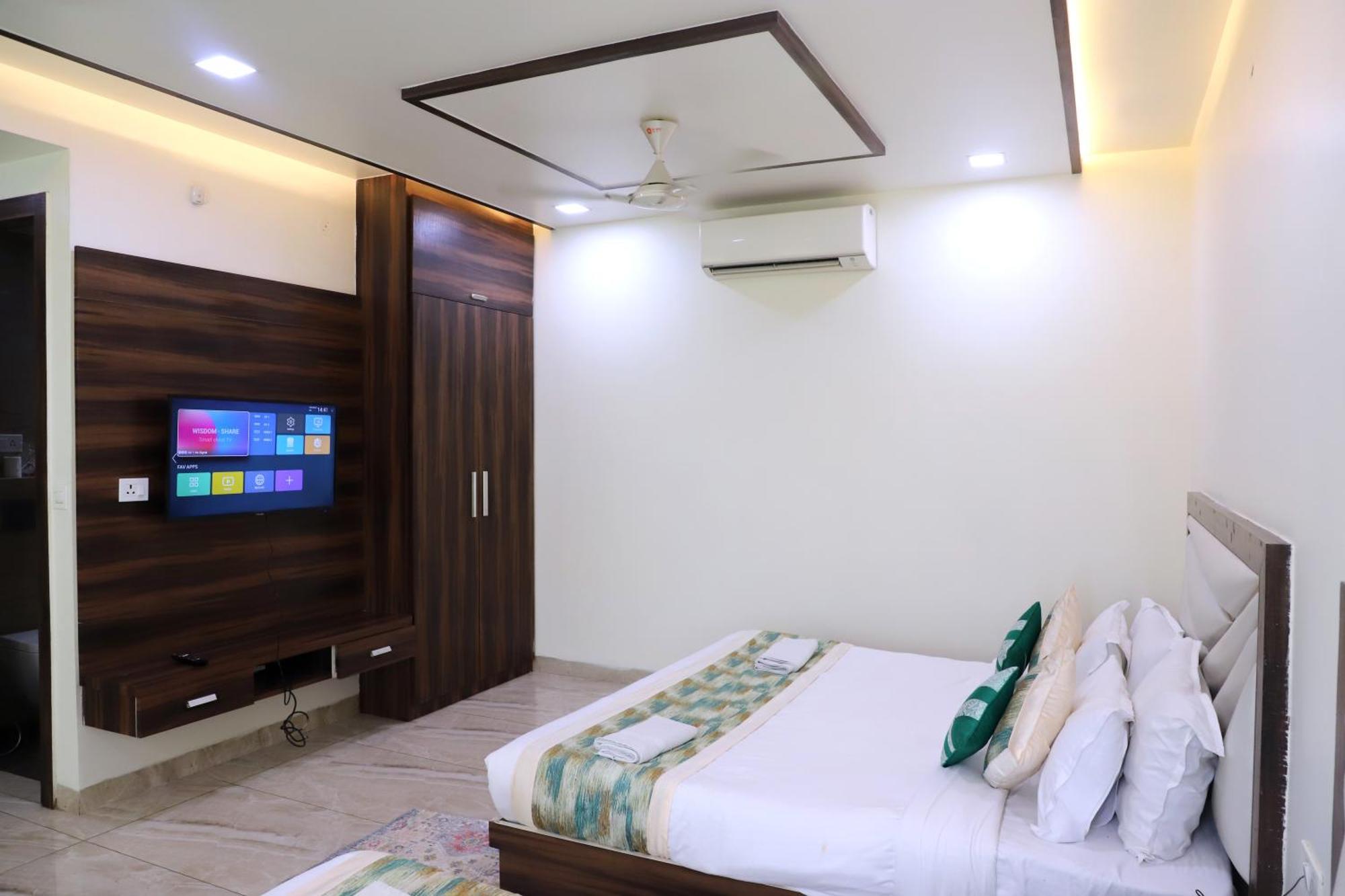 Crown Hotel Agra Near Taj Mahal 외부 사진