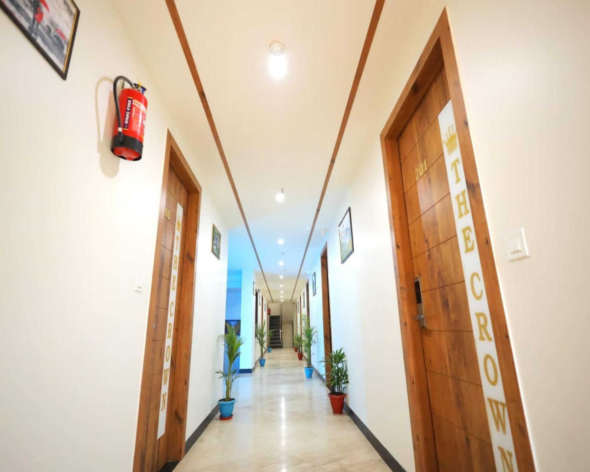 Crown Hotel Agra Near Taj Mahal 외부 사진