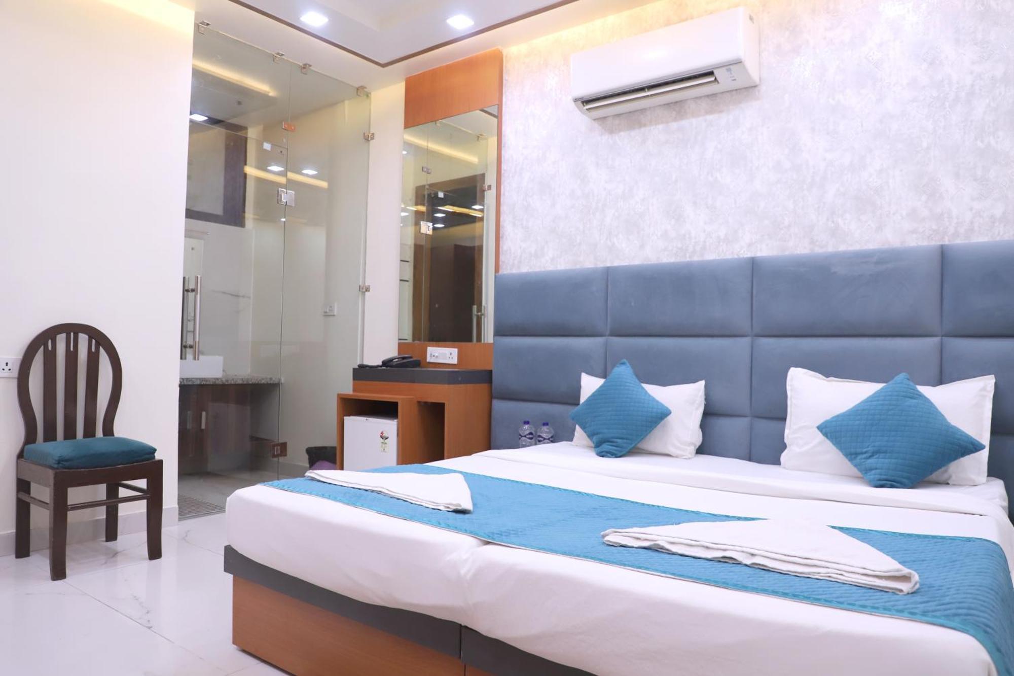 Crown Hotel Agra Near Taj Mahal 외부 사진