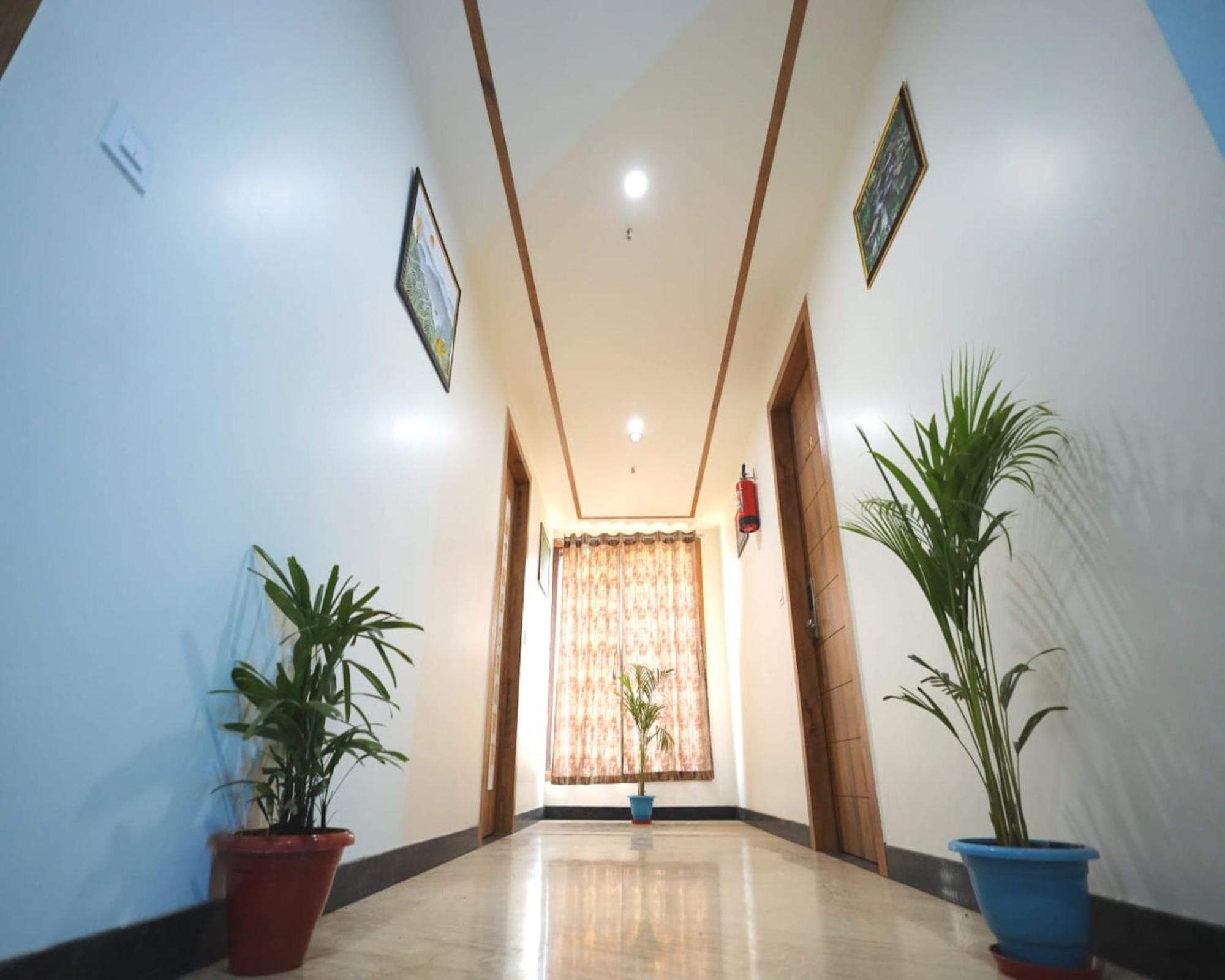 Crown Hotel Agra Near Taj Mahal 외부 사진