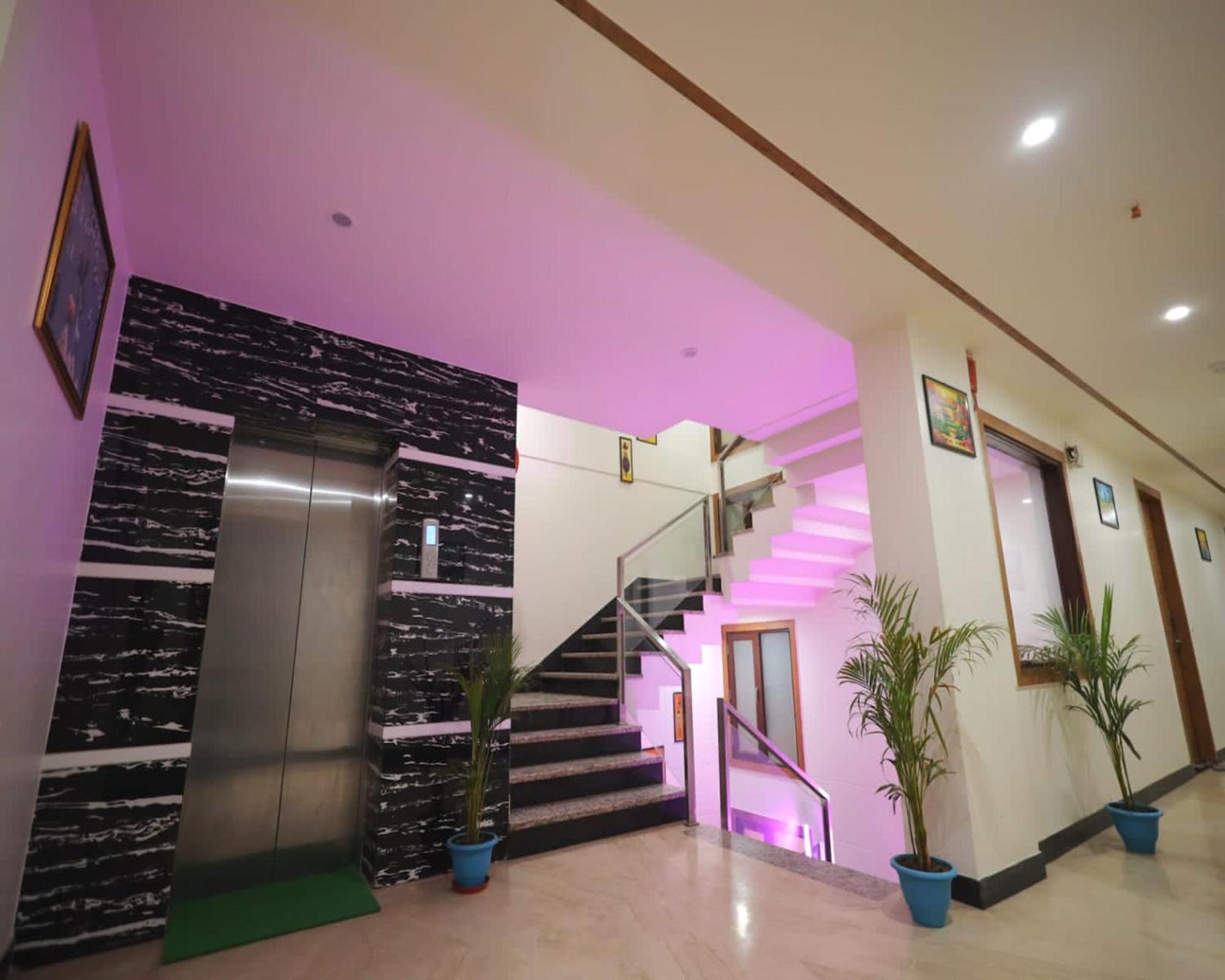 Crown Hotel Agra Near Taj Mahal 외부 사진